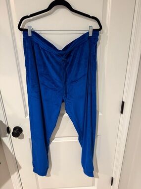 Posh Peanut Women’s Disney Snow White Blue Track Joggers